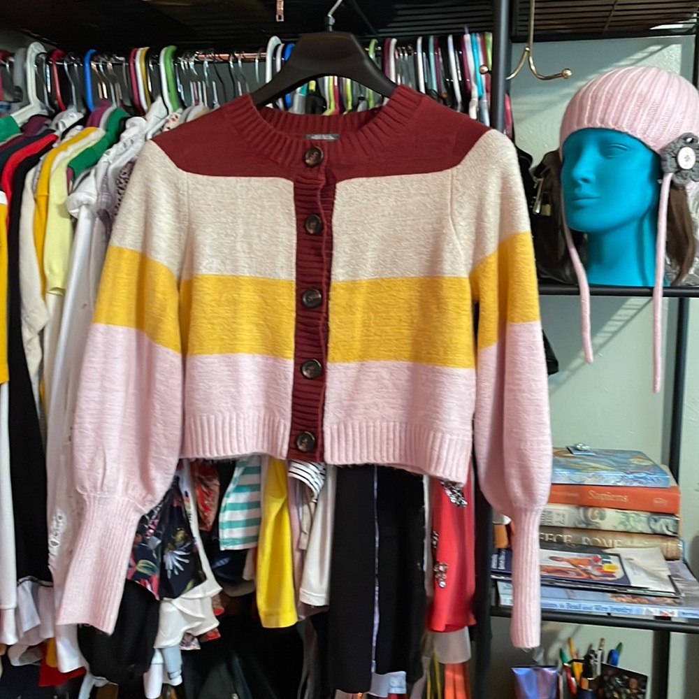 Wild Fable Cropped Button Down Cardigan Color Block Design Size XL 💜
